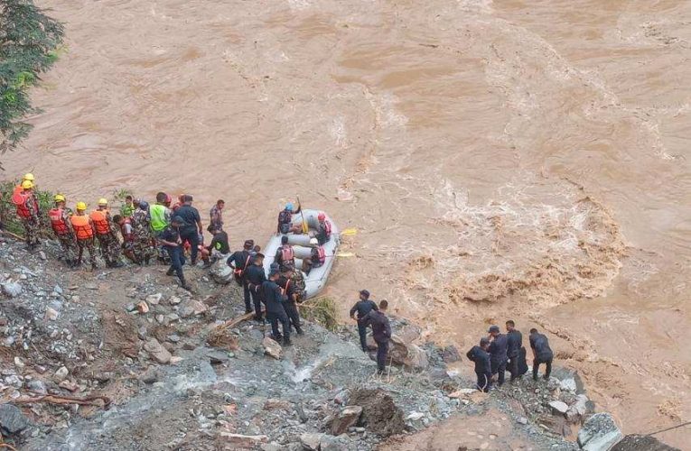 त्रिशूलीमा बेपत्ता यात्रुको गोताखोरबाट खोजी