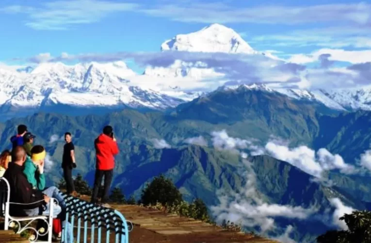 मुस्ताङमा बाह्य पर्यटकको चहलपहल बढ्न थाल्यो