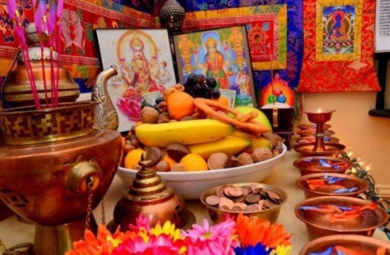 आज बिहान कुकुर पूजा गरेर बेलुका लक्ष्मी पूजा गर्नुपर्ने