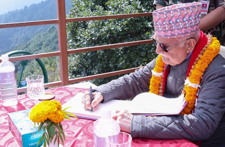 तिहार बिदामा चन्द्रागिरि पुगे प्रधानमन्त्री ओली