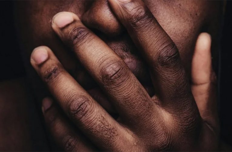 हाकिमसित जागिर छाड्छु भन्न नसक्दा युवकले काटे आफ्नै औंला