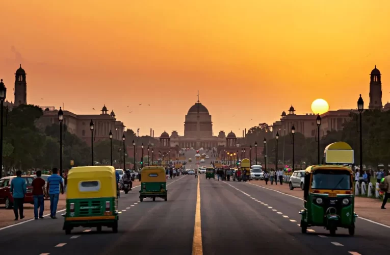 दिल्ली सरकारले १५ वर्षभन्दा पुराना सवारी साधनहरूलाई अप्रिल १ देखि इन्धन नदिने