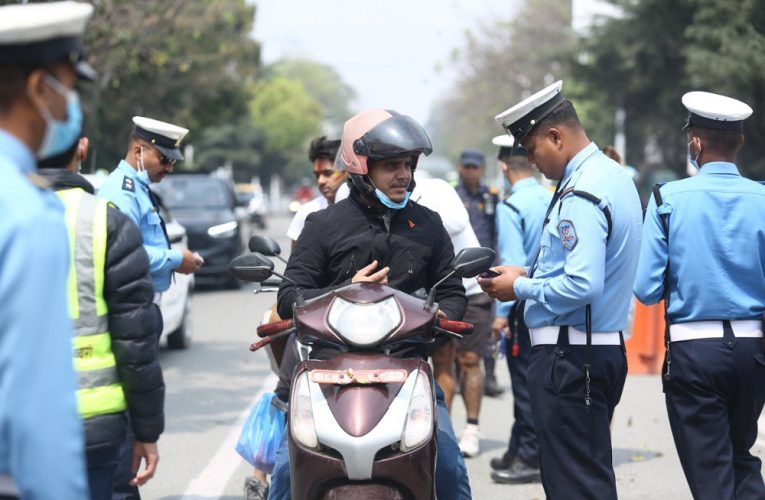 होलीमा ट्राफिक चेकिङमा कडाइ, ७५ ठाउँमा बिहानैदेखि मापसे चेकिङ