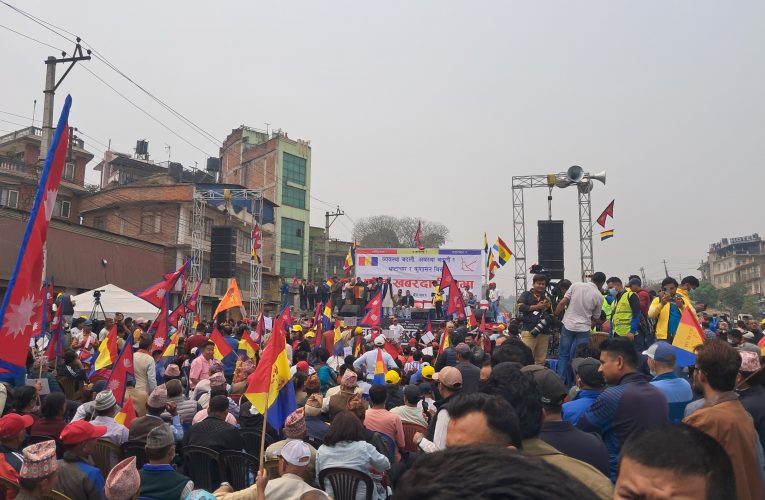 बल्खुको सभास्थलबाट दुई जना प्रहरीको नियन्त्रणमा