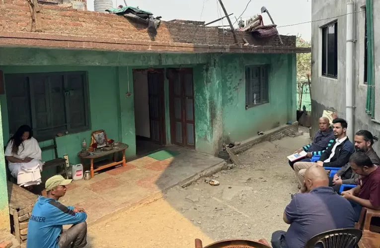 मेयर शाहले तीनकुने घटनाका पीडित परिवारलाई भेटे