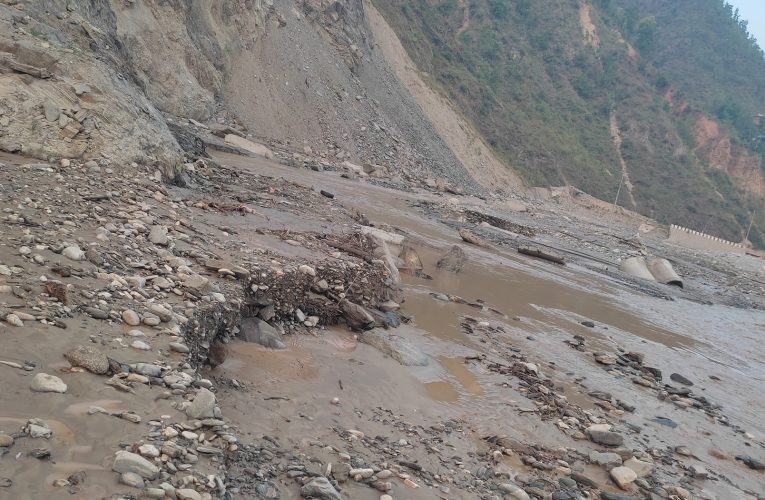 बिपी राजमार्ग करिब १६ घण्टापछि सुचारु