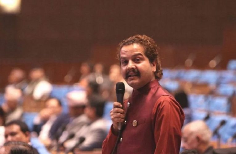दुई वटा गभर्नर बनाउनुस्, नोटमा आफ्नै चुनाव चिन्ह राख्नुस्- सांसद ढकाल