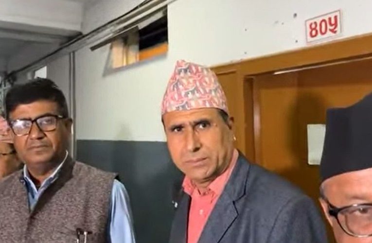 राज्यपक्ष इमानदार नदेखिएको भन्दै सशक्त आन्दोलन गर्ने शिक्षक महासङ्घको चेतावनी