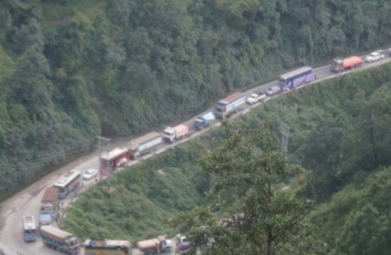 नागढुंगा–नौबिसे सडकखण्ड वैशाख २२ गतेदेखि राति बन्द