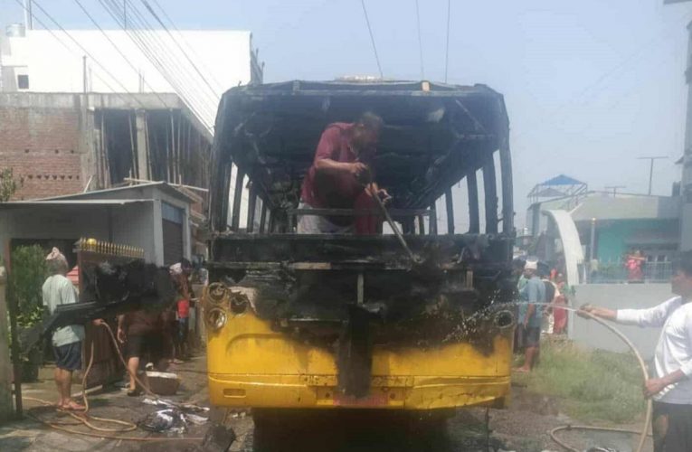 रुपन्देहीमा विद्यार्थी बोकेको बसमा आगलागी