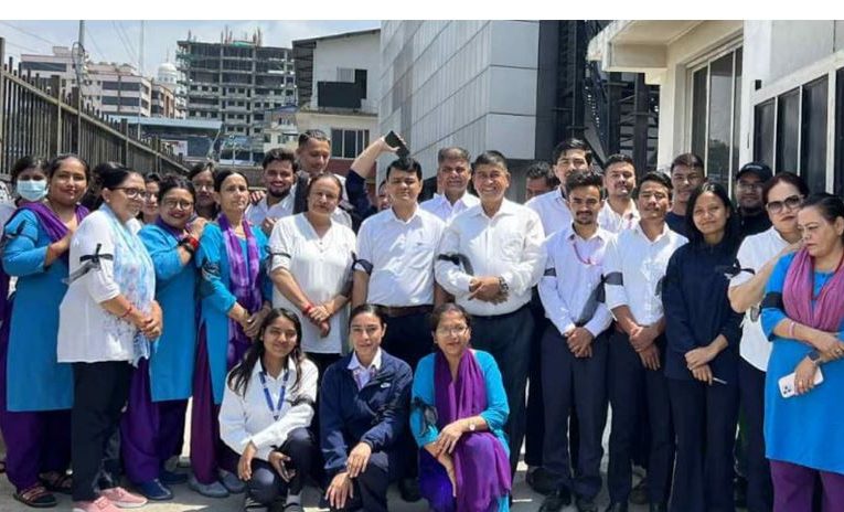 देशभरका सरकारी कर्मचारीले कालोपट्टी बाँधेर आन्दोलन सुरु गरे