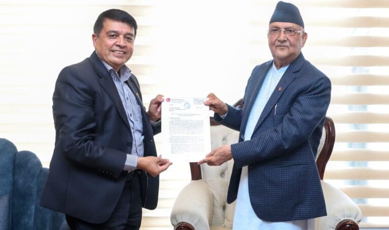 बजेटका केही व्यवस्था सुधारका लागि प्रधानमन्त्री र अर्थमन्त्रीसमक्ष महासंघ अध्यक्ष ढकालको आग्रह