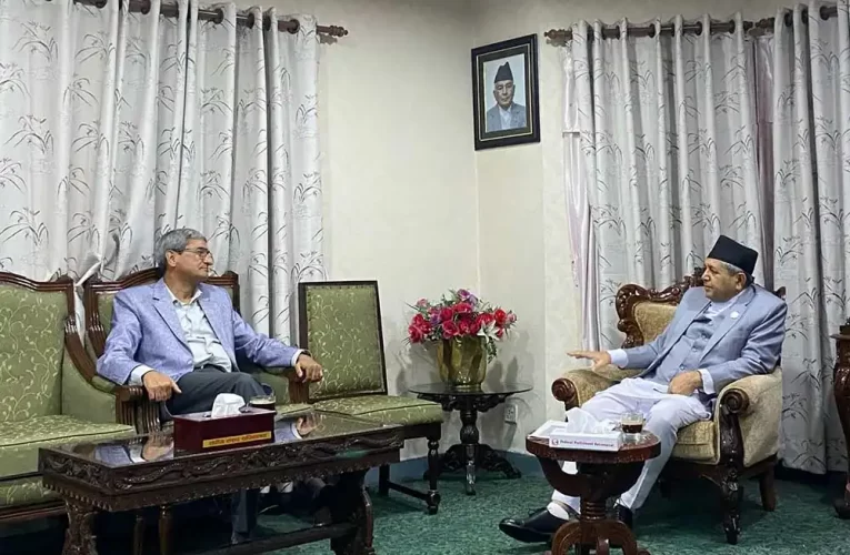 सभामुख घिमिरेले गृहमन्त्री लेखकसँग छलफल गरे