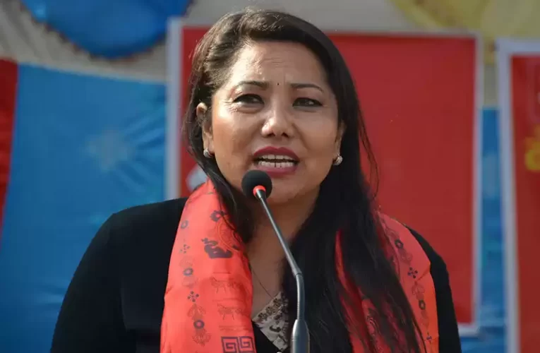 सिनो काँधमा बोकेर हिँड्न सकिँदैन- रामकुमारी झाँक्री