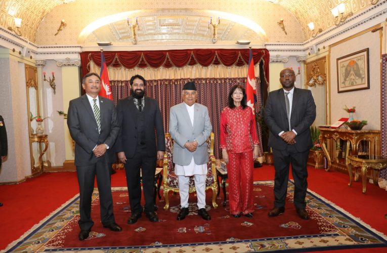 दक्षिण अफ्रिकाका राजदूत अनिल सुकलालद्वारा राष्ट्रपति पौडेललाई ओहोदाको प्रमाणपत्र प्रस्तुत