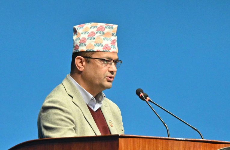 मुलुकको अर्थतन्त्र लयमा फर्काउने लक्ष्यमा बजेट केन्द्रित छ- सांसद पदम गिरी