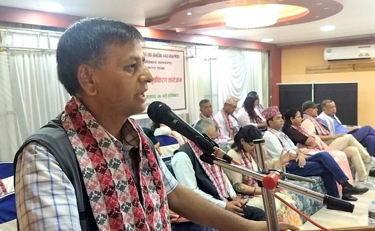 ओलीको विकल्प खोज्ने बेला भएको छैन : केन्द्रीय सदस्य रिजाल