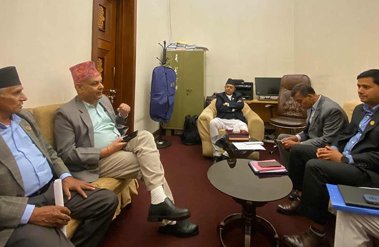 गृहमन्त्री लेखकले राजीनामा दिनुपर्ने प्रतिपक्षी दलको अडान कायमै