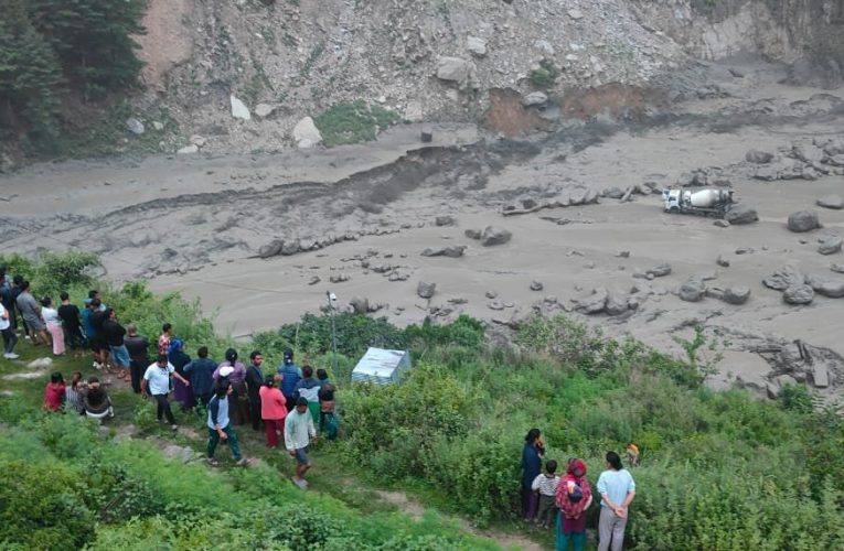 बाढीका कारण चार हाइड्रोपावरमा क्षति