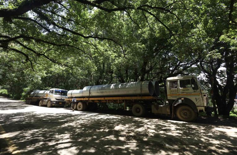 त्रिवि क्रिकेट मैदानमा आइपुग्यो फ्लडलाइटको टावर