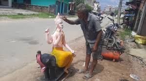 धनगढीमा विश्वकर्माको मूर्ति बनाउन भ्याइनभ्याइ