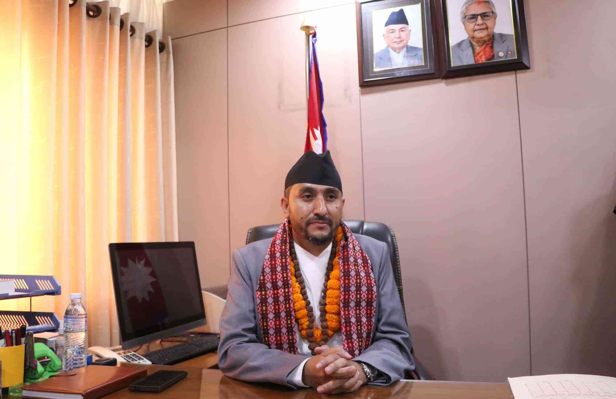 कर्मचारीलाई हस्तक्षेप गर्दिनँ : सञ्चारमन्त्री खरेल