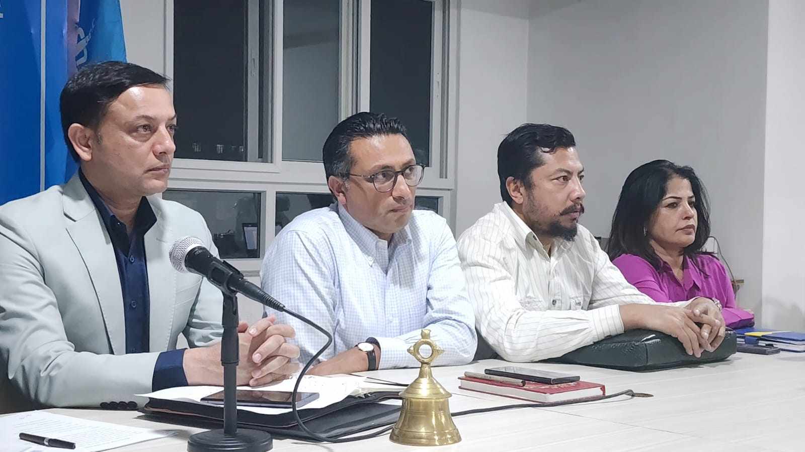 रास्वपाका २० जना सांसदद्वारा सामूहिक राजीनामा