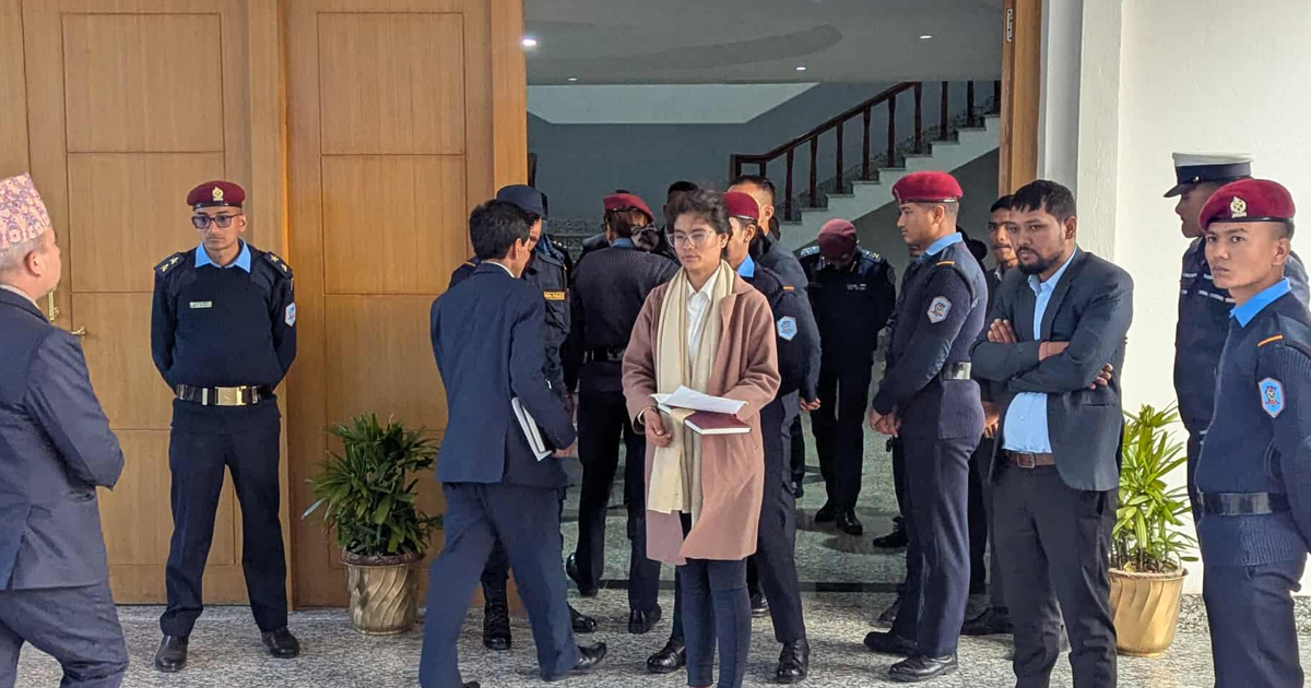 प्रधानमन्त्री कार्यालयभित्रै जेनजीबीच भनाभन