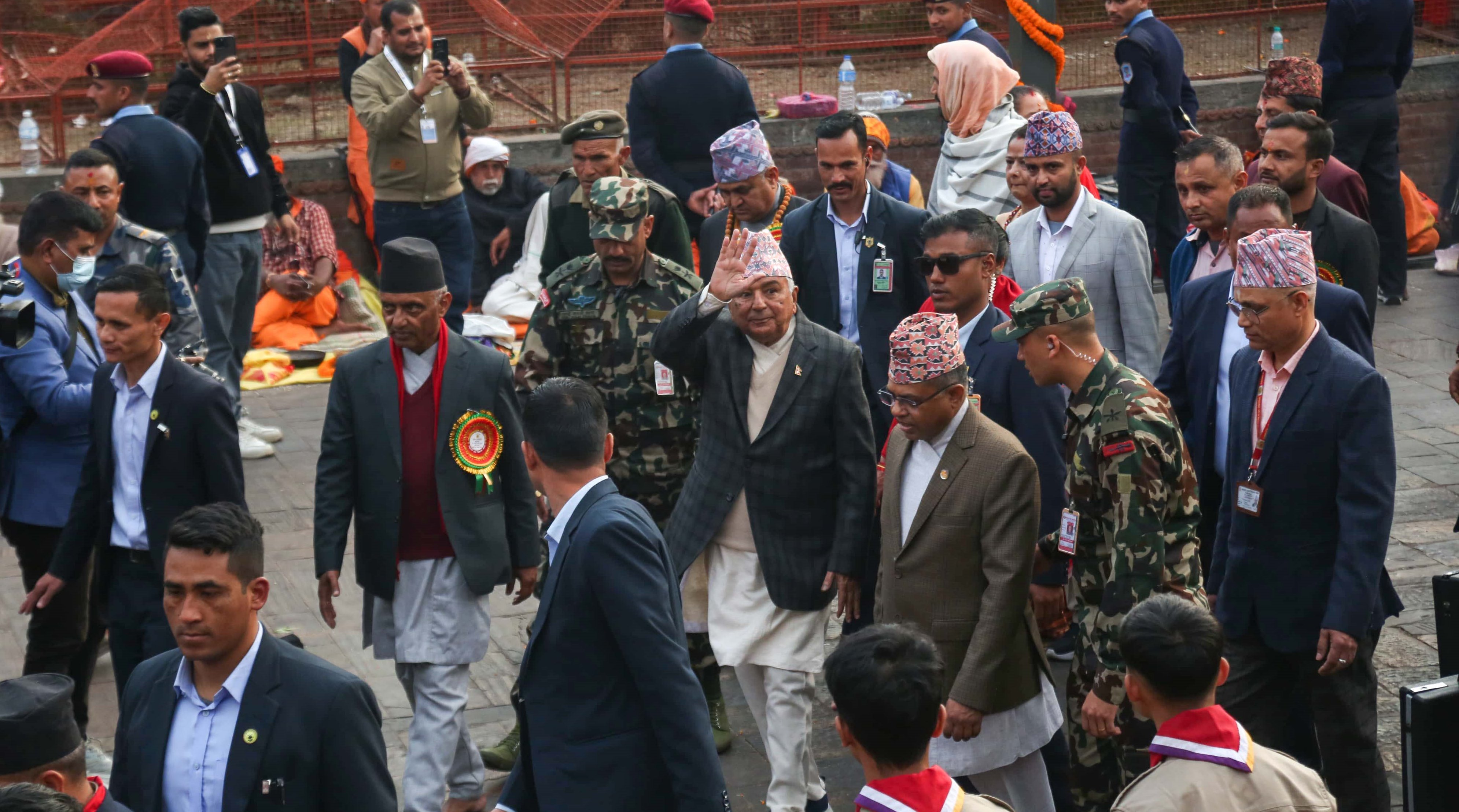 राष्ट्रपति पौडेलले गरे पशुपतिनाथको दर्शन