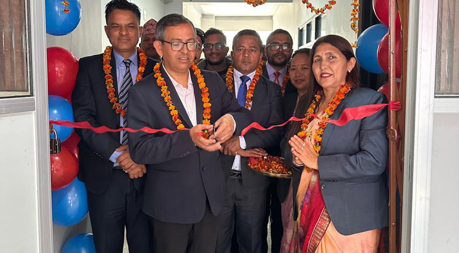 सन नेपाल लाइफको घोराही शाखा नयाँ स्थानमा स्थानान्तरण