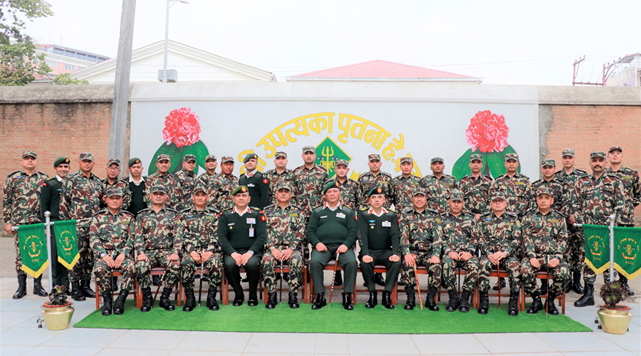 प्रधानसेनापतिबाट उपत्यका पृतनाको निरीक्षण