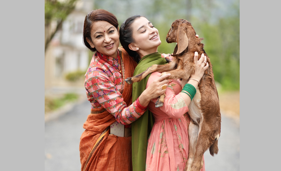 झरना र छोरी सुहाना पहिलोपटक एउटै फिल्ममा