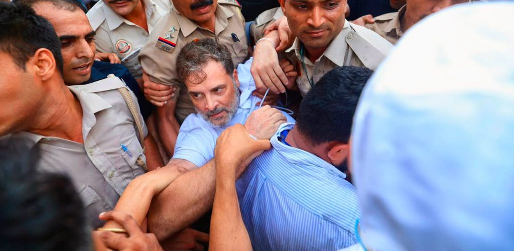 भारतमा विपक्षी दलका नेता राहुल गान्धी पक्राउ