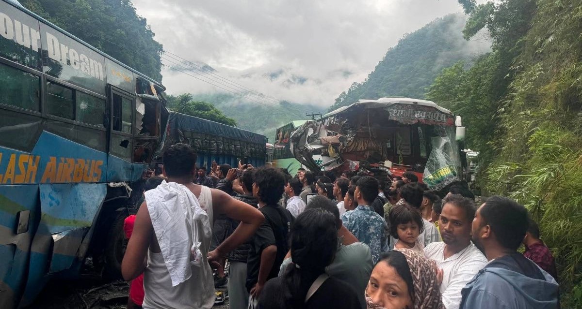 जलबीरे बस दुर्घटनामा २५ बढी घाइते