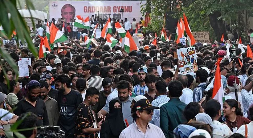 ककरोच जनता पार्टीको प्रदर्शनअघि दिल्लीमा सीजेपीका संस्थापकसहित ६०० समर्थक पक्राउ