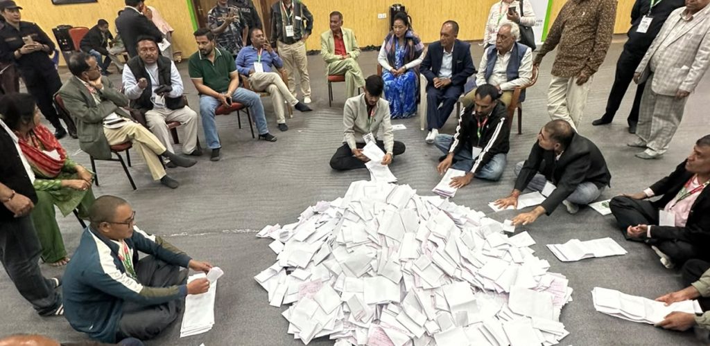 उपसभापतिमा चन्द्र भण्डारी र महामन्त्रीमा प्रदीप पौडेललाई अग्रता,उपसभापति (समावेशी) तर्फ विनोदकुमार चौधरीलाई अग्रता