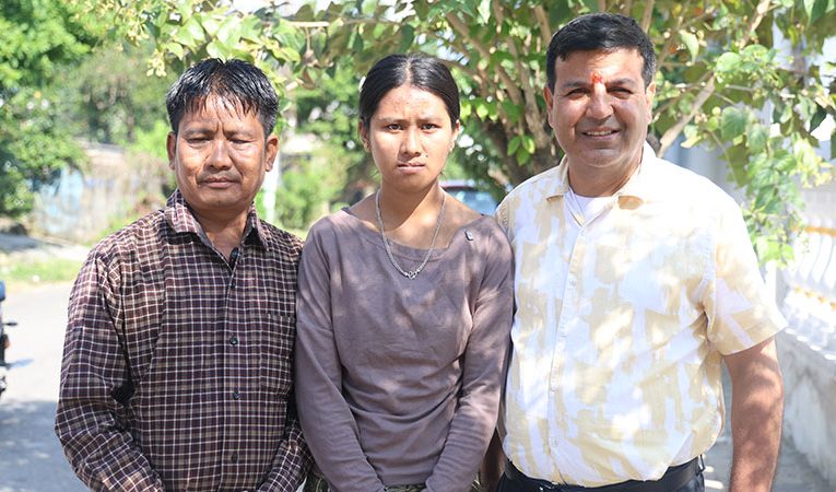 डा.सुनील शर्माले लिए चेपाङकी छोरीलाई निःशुल्क आईटी शिक्षा र रोजगारीको जिम्मेवारी